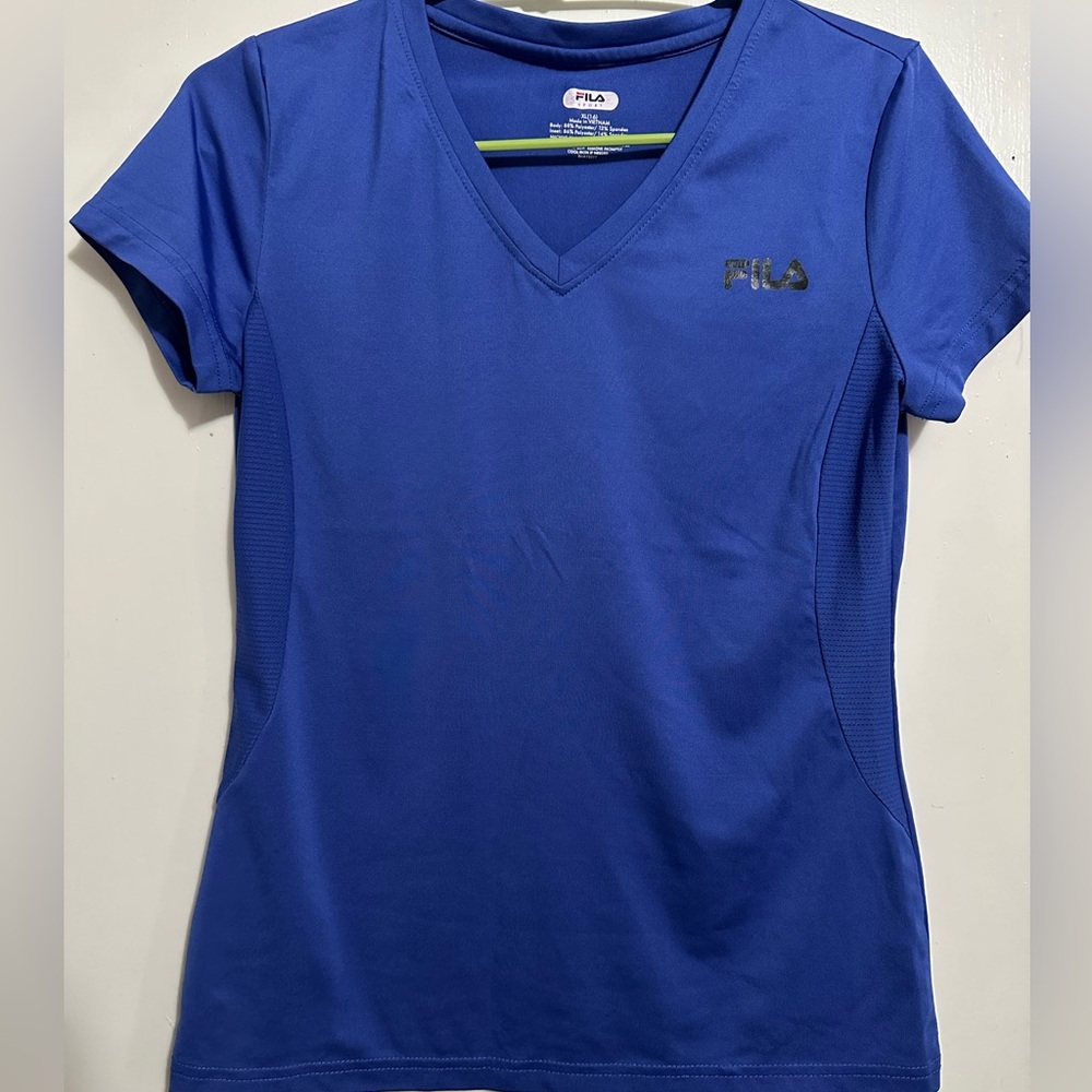 FILA top